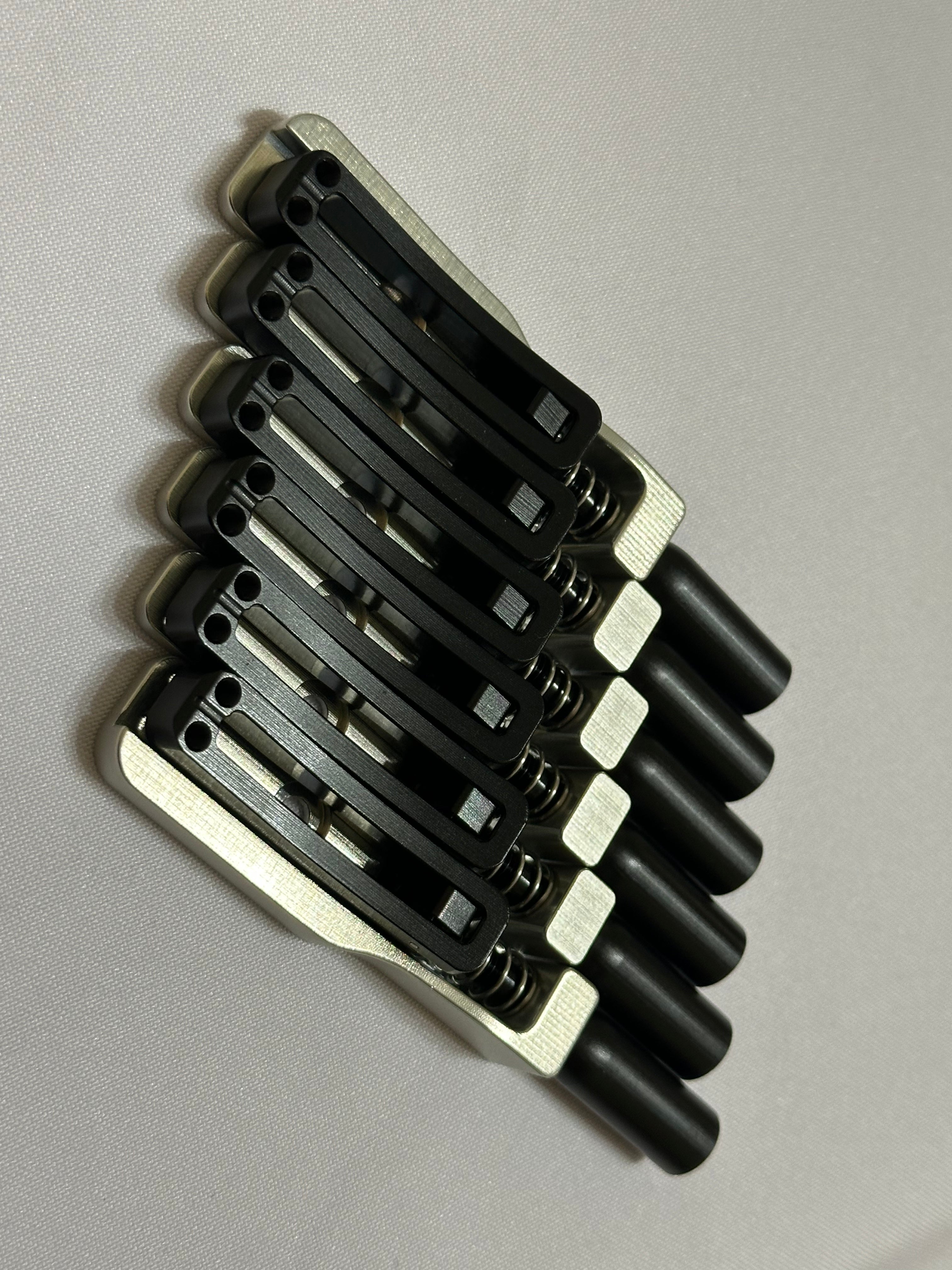 Skethra Multiscale Mono-Rail Bridge — Silver Baseplate / Black Hardware