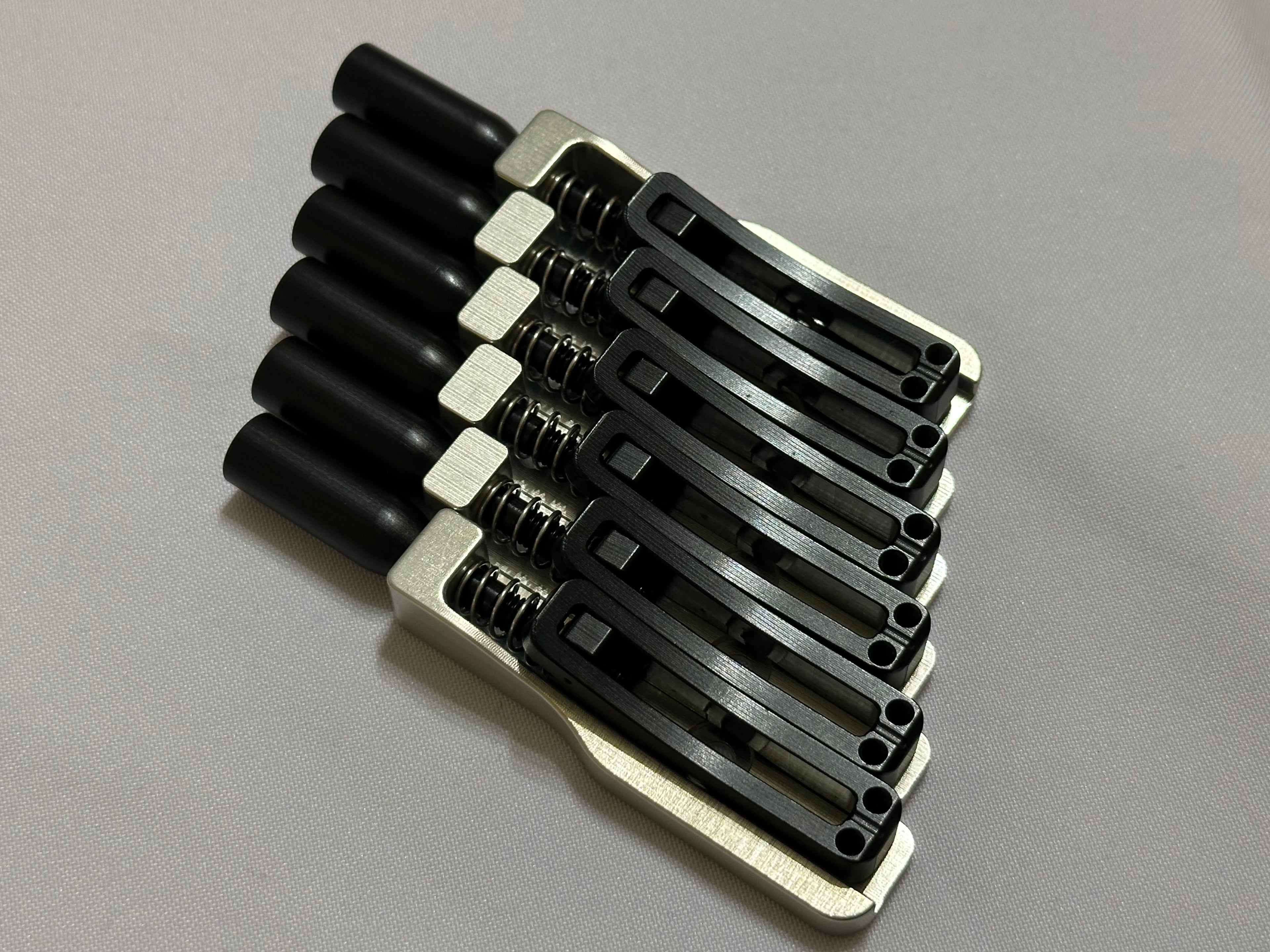 Skethra Multiscale Mono-Rail Bridge — Silver Baseplate / Black Hardware