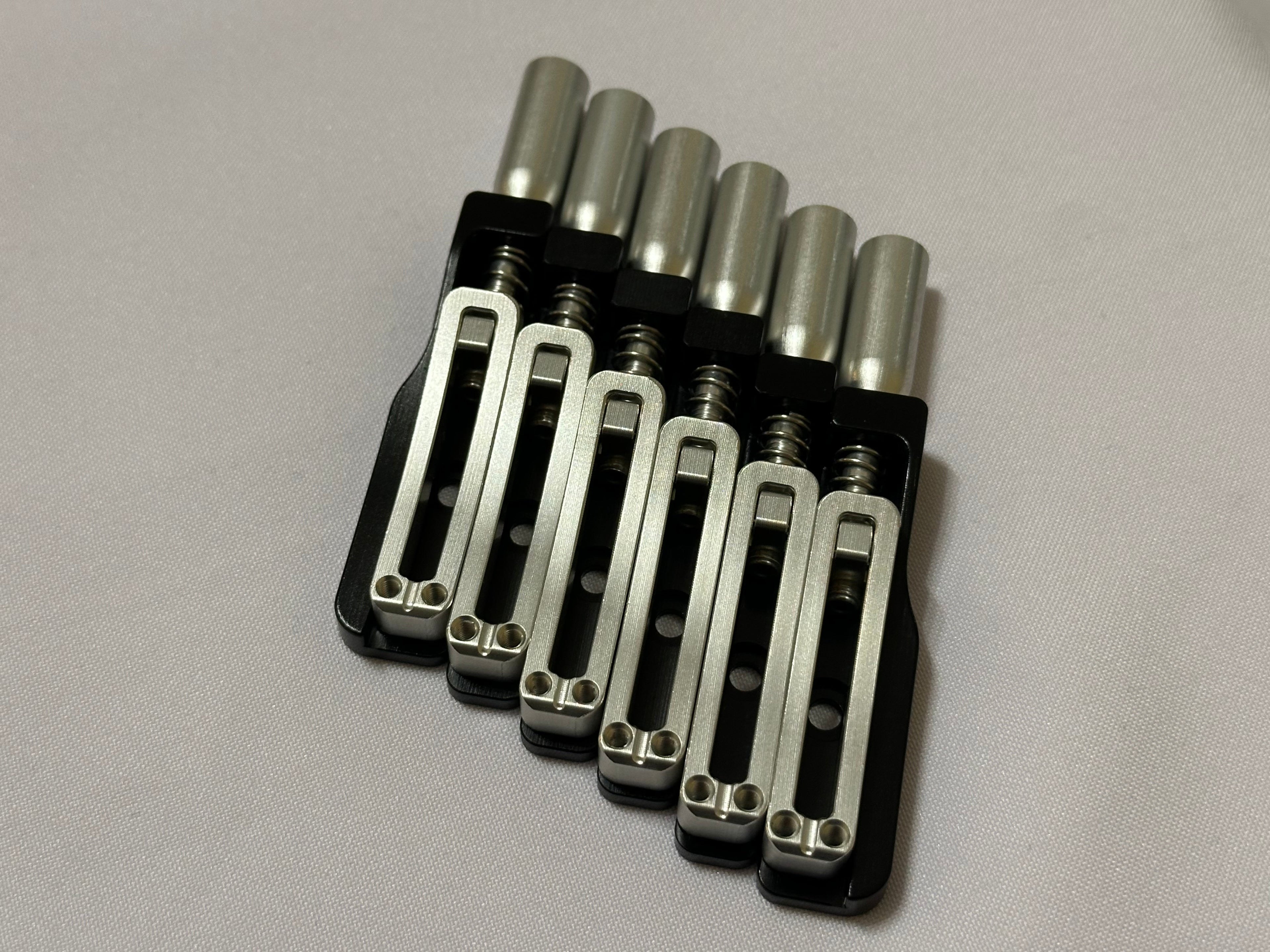 Skethra Multiscale Mono-Rail Bridge — Black Baseplate / Silver Hardware