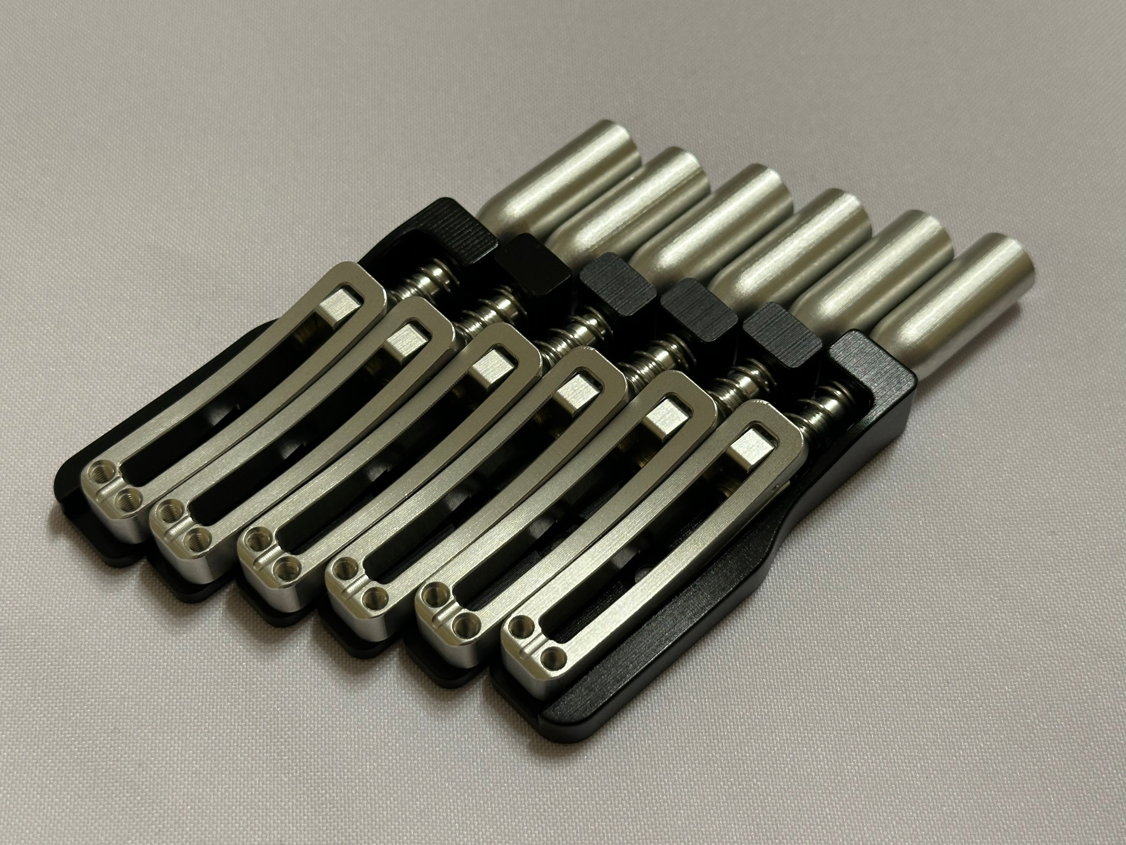 Skethra Multiscale Mono-Rail Bridge — Black Baseplate / Silver Hardware