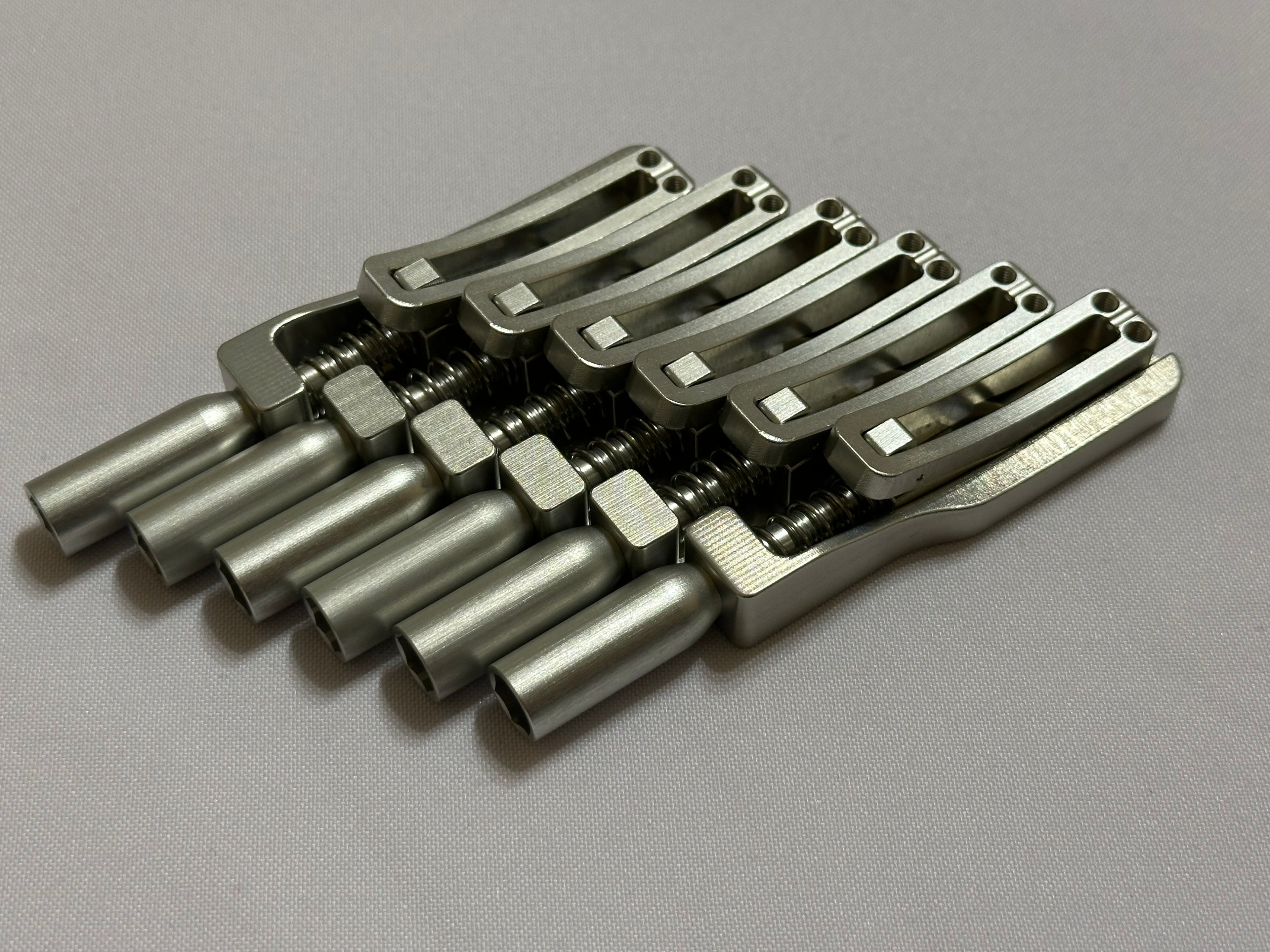 Skethra Multiscale Mono-Rail Bridge — Silver Baseplate / Silver Hardware