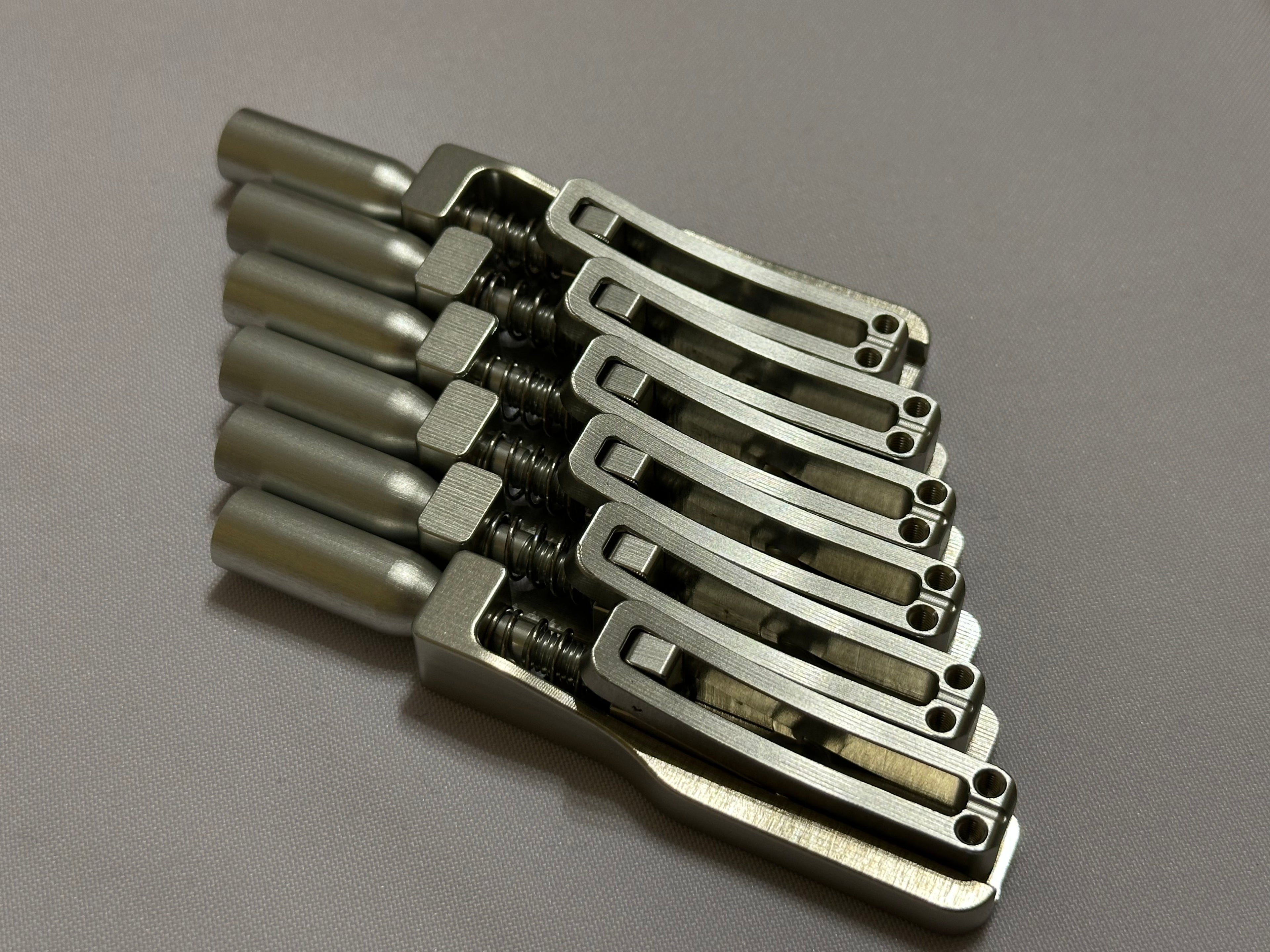 Skethra Multiscale Mono-Rail Bridge — Silver Baseplate / Silver Hardware