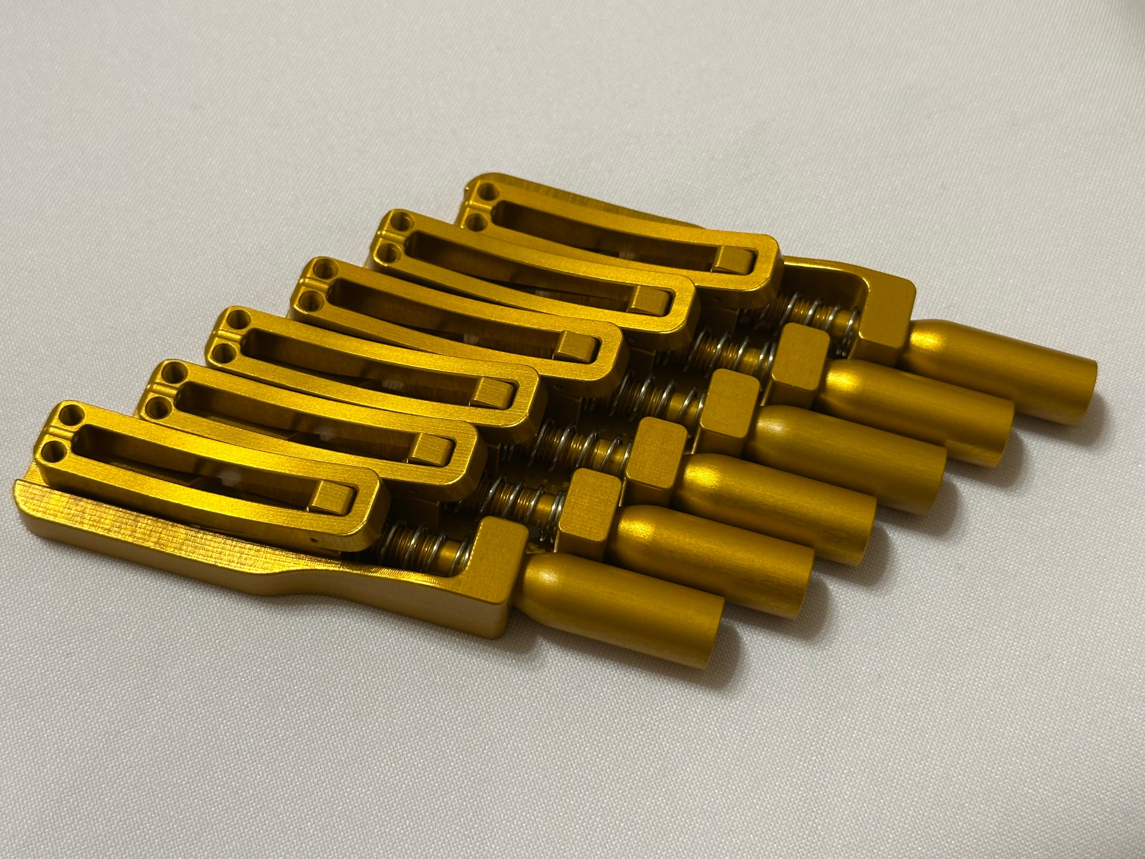 Skethra Multiscale Mono-Rail Bridge — Gold Baseplate / Gold Hardware