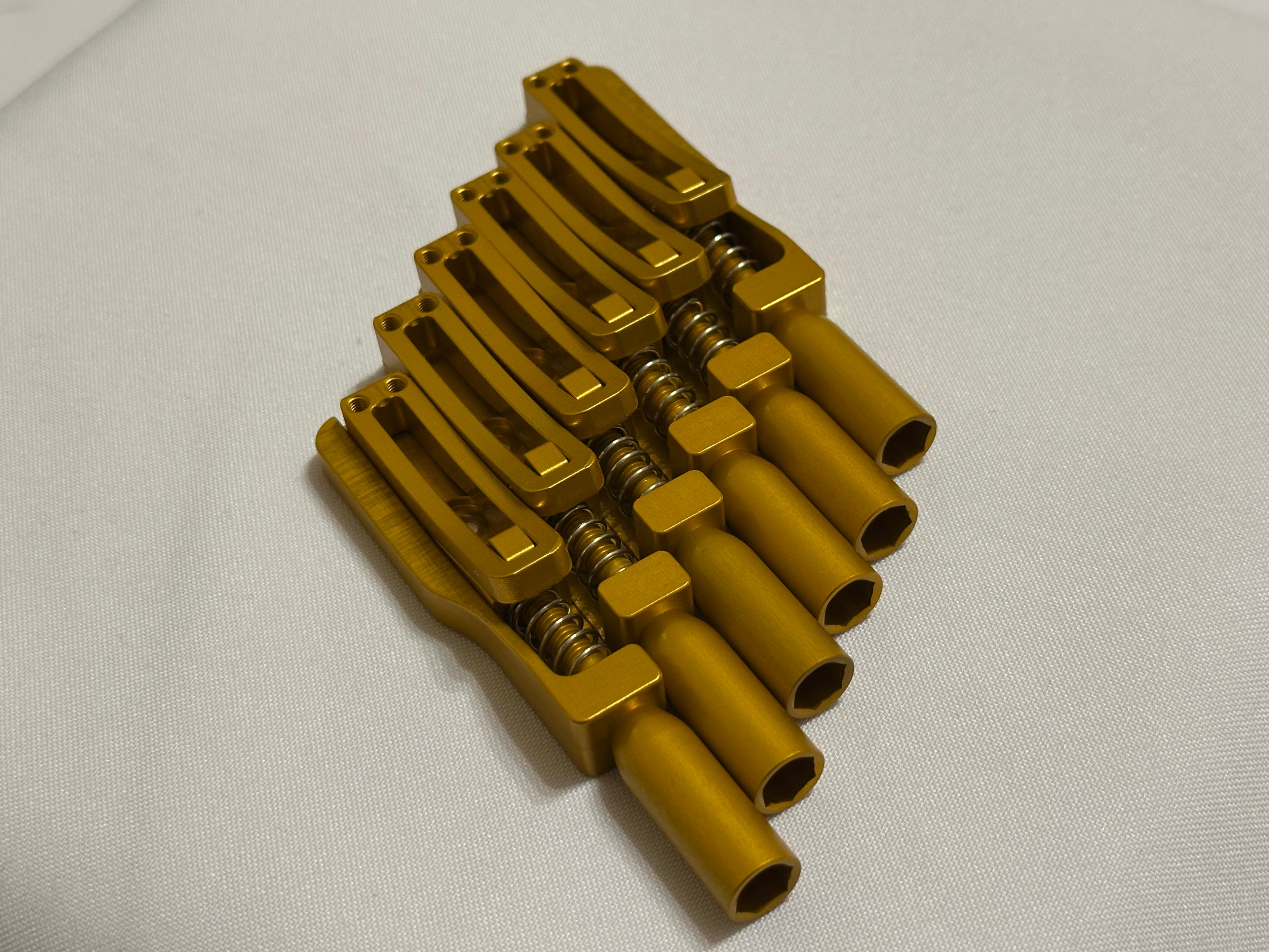 Skethra Multiscale Mono-Rail Bridge — Gold Baseplate / Gold Hardware