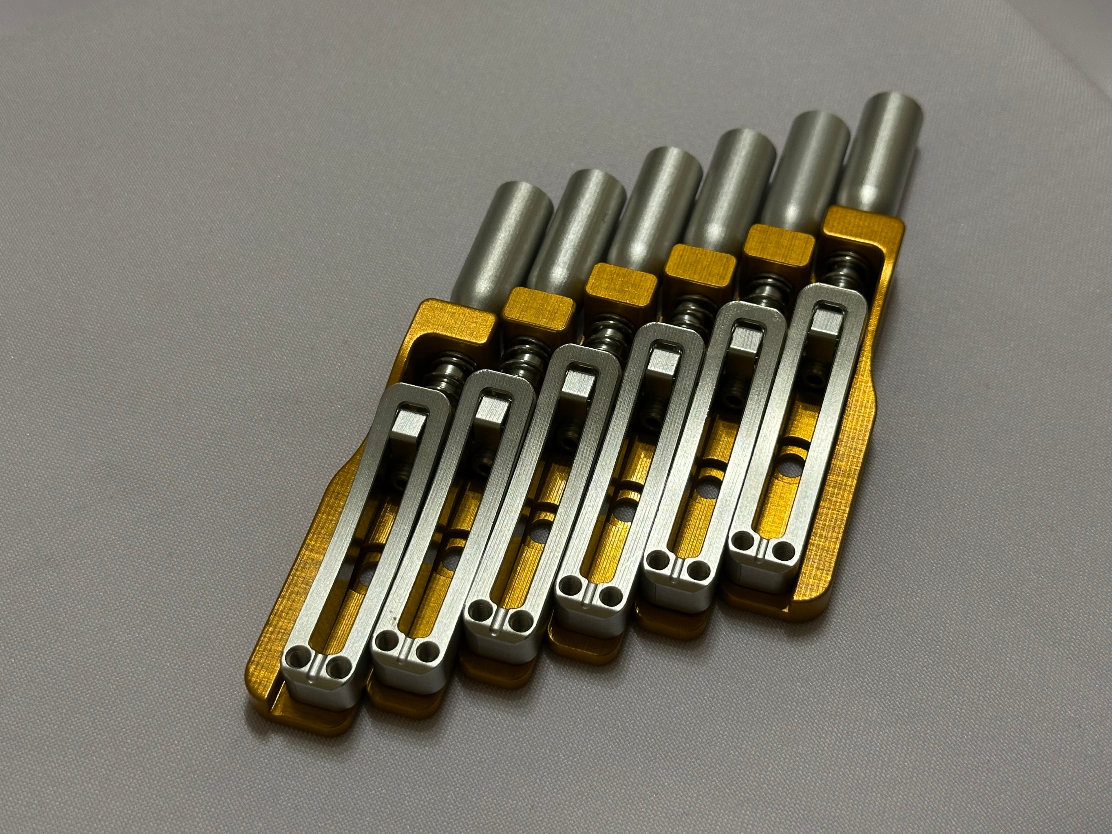 Skethra Multiscale Mono-Rail Bridge — Gold Baseplate / Silver Hardware