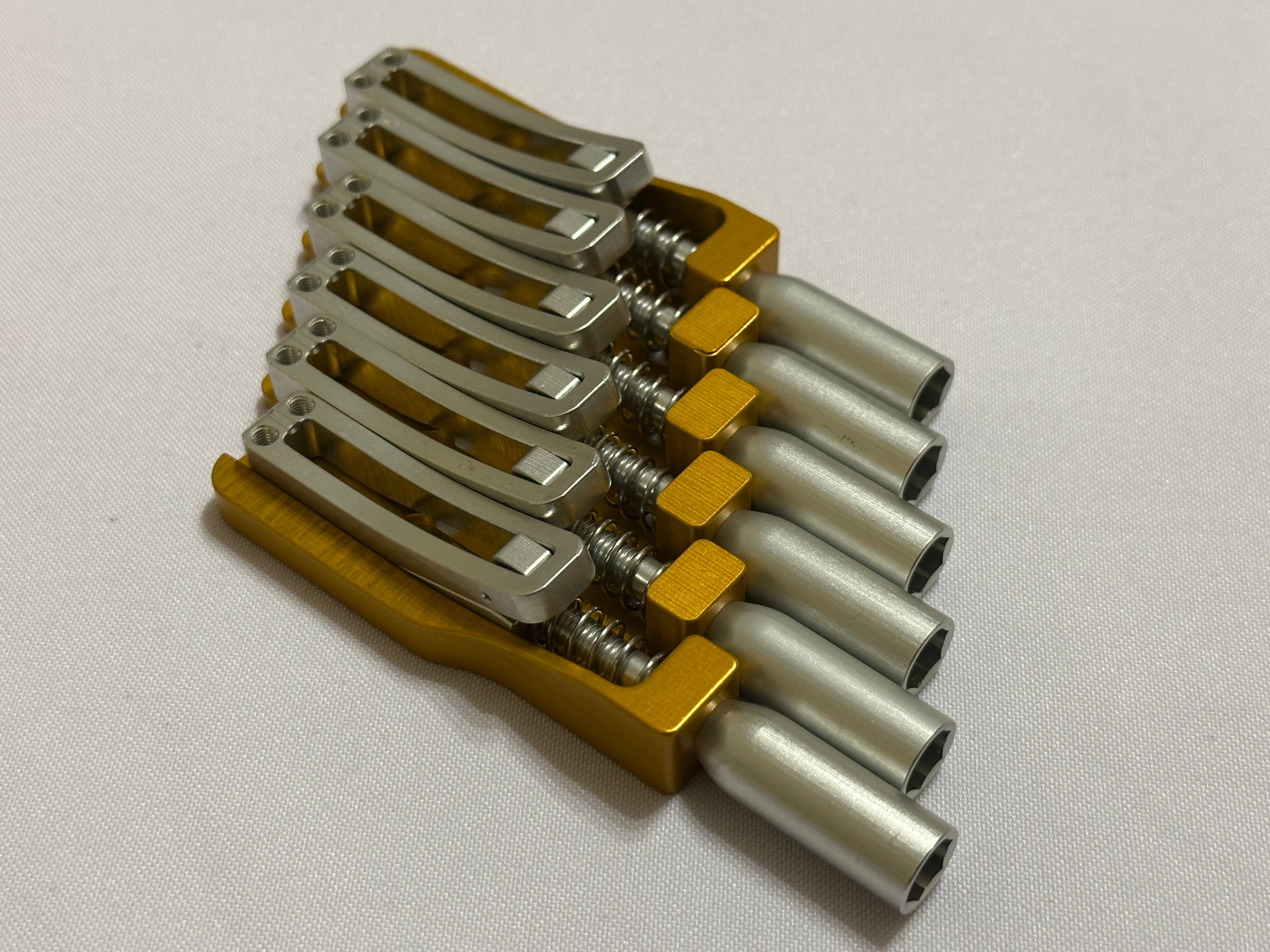 Skethra Multiscale Mono-Rail Bridge — Gold Baseplate / Silver Hardware