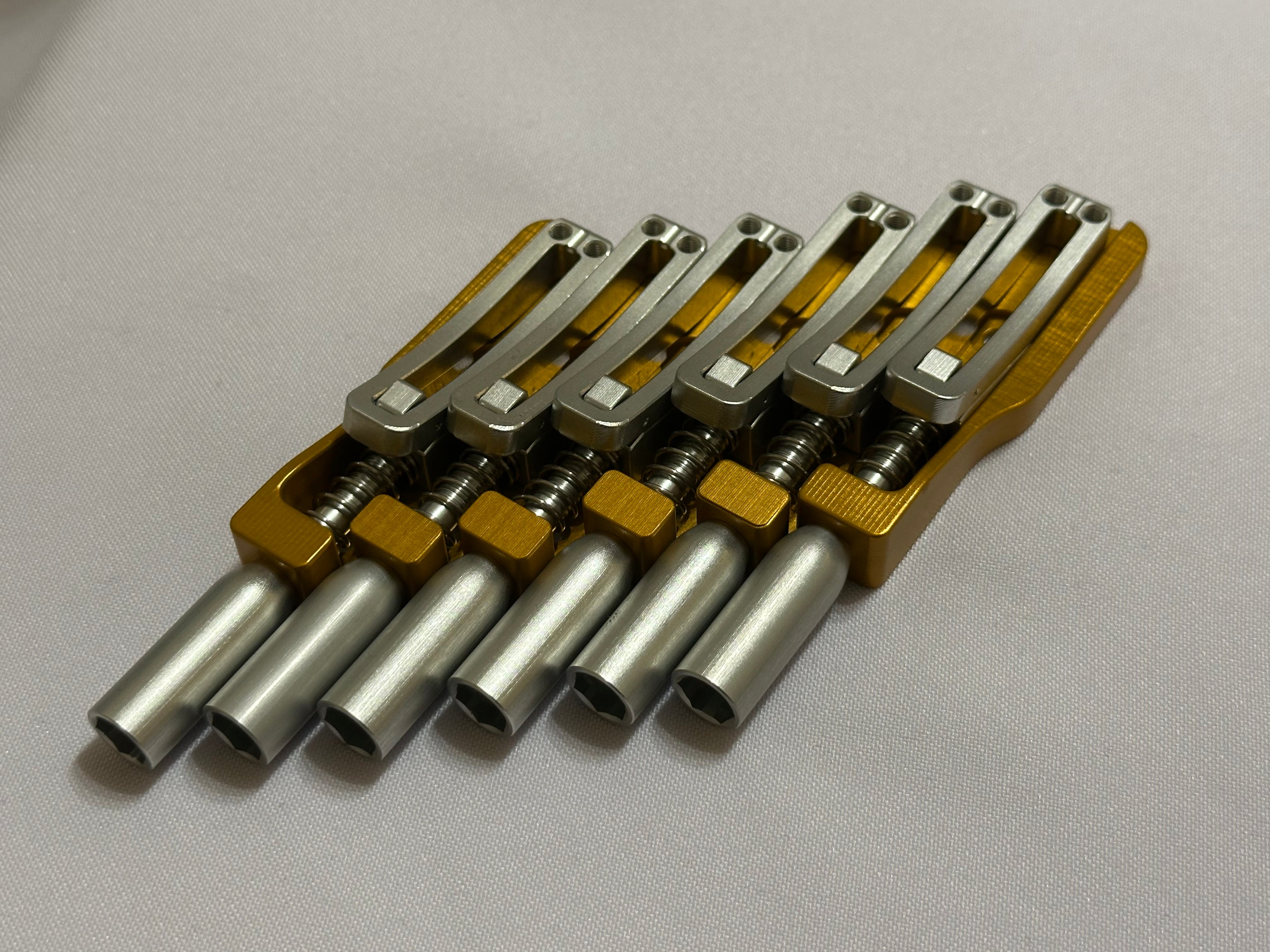 Skethra Multiscale Mono-Rail Bridge — Gold Baseplate / Silver Hardware